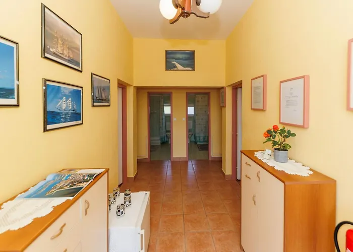 Zara Mit Blick Auf Wasser By Interhome *