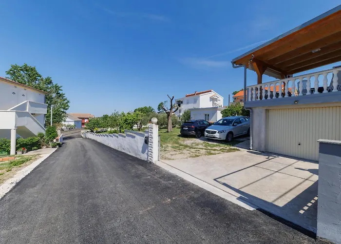 Zara Mit Blick Auf Wasser By Interhome Апартаменты Ражанац